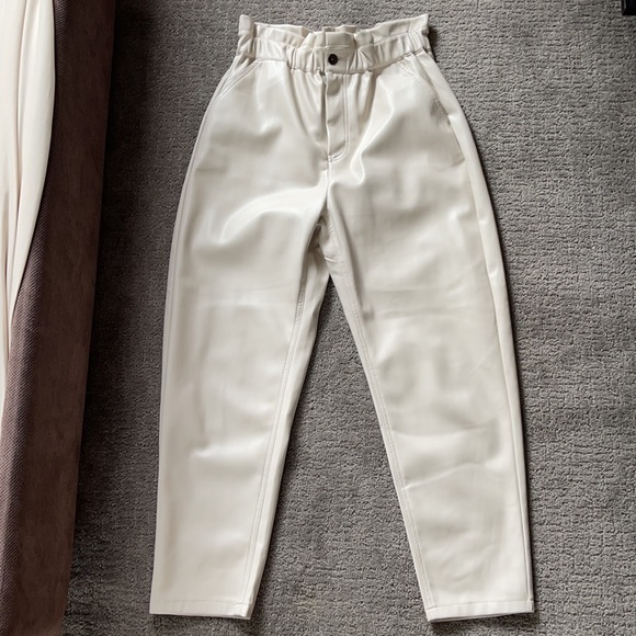 Zara vegan leather paperbag pants - Picture 5 of 7